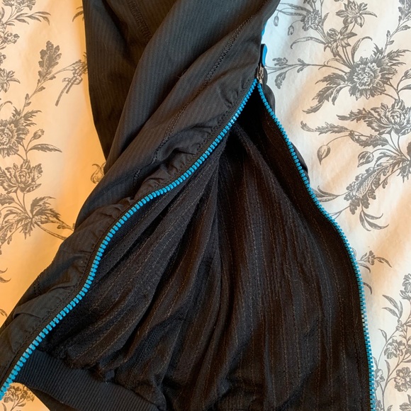 SOLD - Retro lulu cold weather running pants - Picture 6 of 9